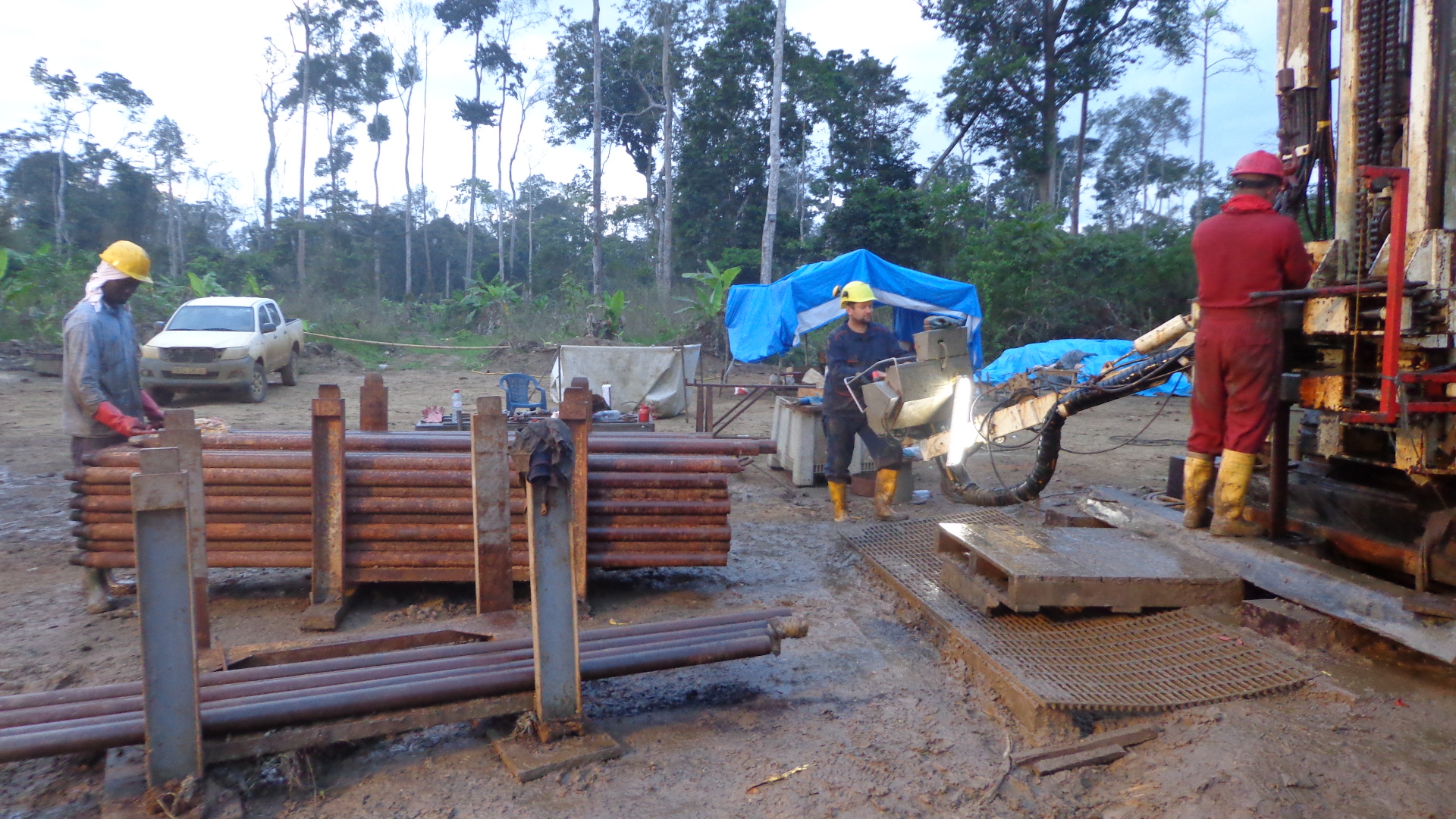 Équipe de forage RC-T Congo Exploration sur le terrain
